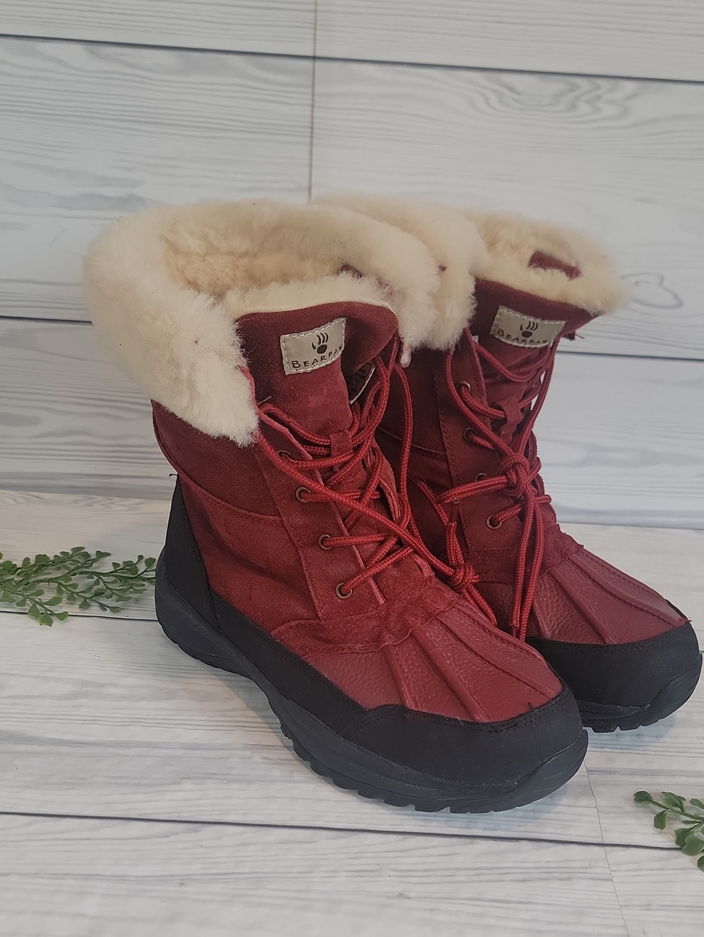 Bearpaw Stowe Red Winter Snow Boots with Shearling Collar Womens Size 10